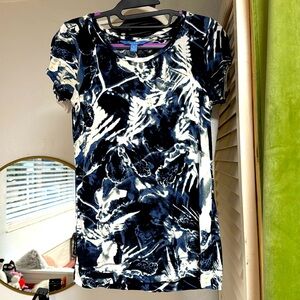 Orchid Vera Wang tshirt